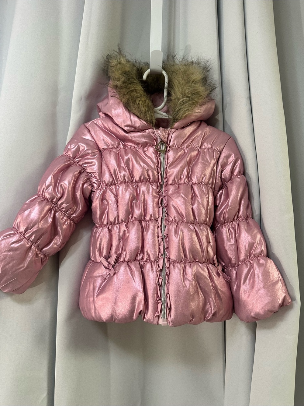 Arctic Quest Girls' Metallic Pink Hooded Puffer Jacket with Faux Fur Trim